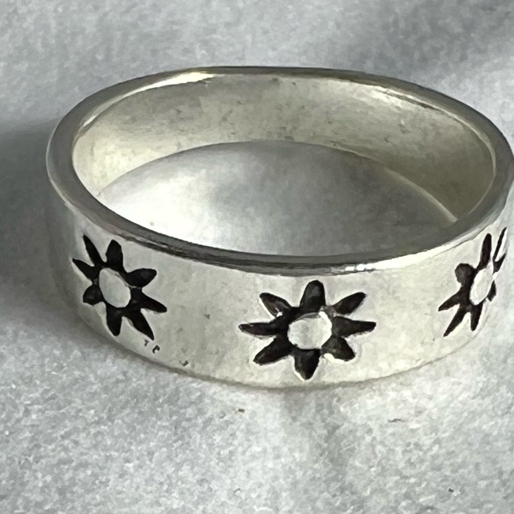 Sunflower ring